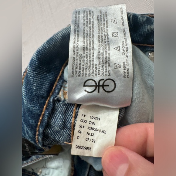 Circus NY high waist slouchy jean distressed 24 - Picture 3 of 9